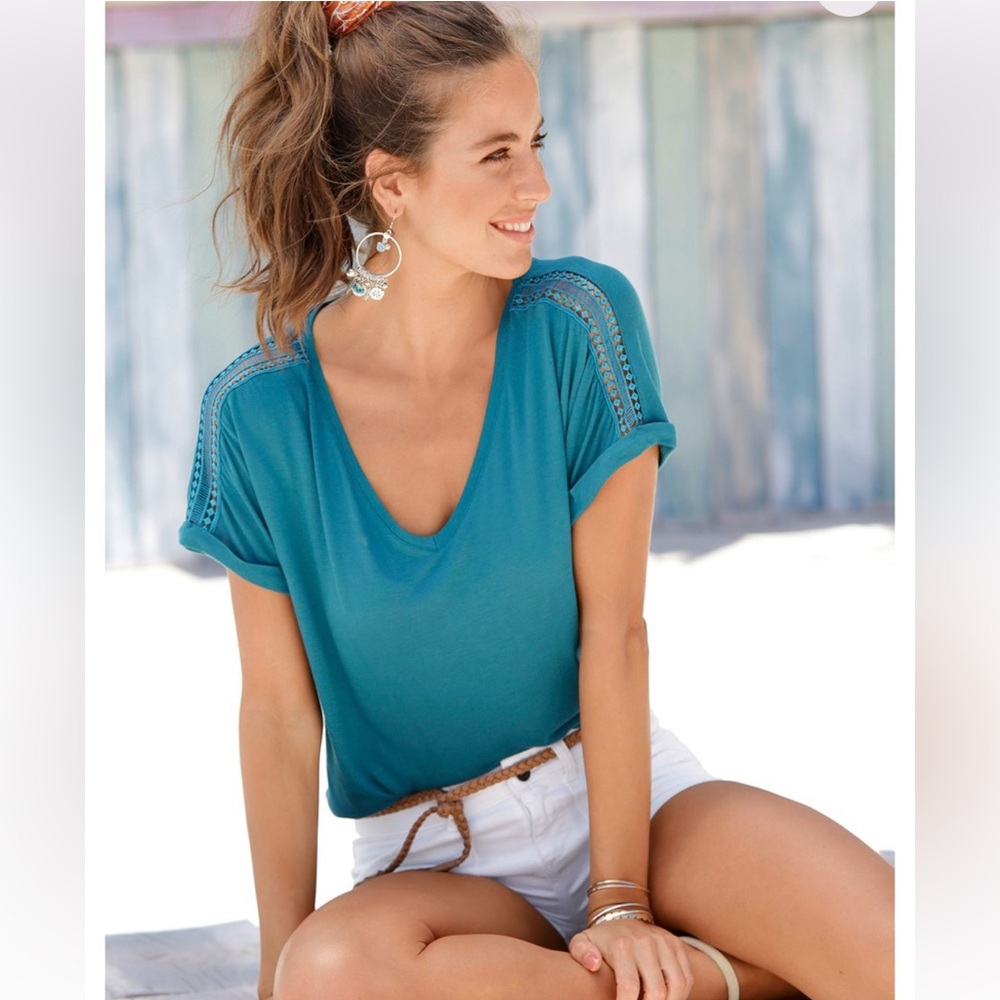 Crochet insert neck top